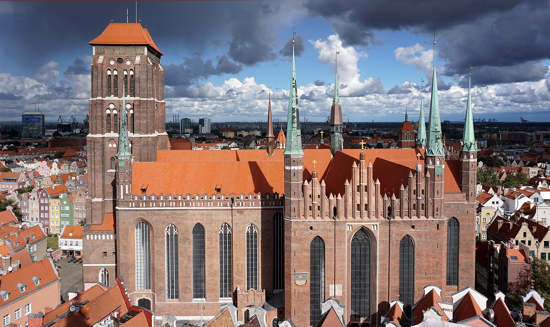 gdansk-seherinin-muqeddes-meryem-kilsesi