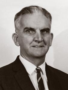 kenneth-e-boulding