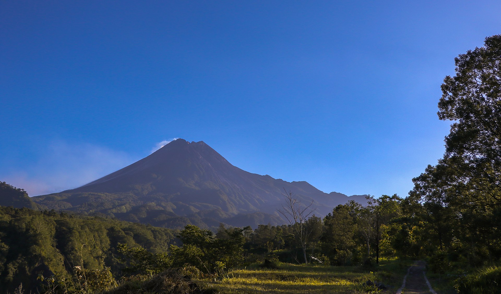 merapi-dagi-vulkani