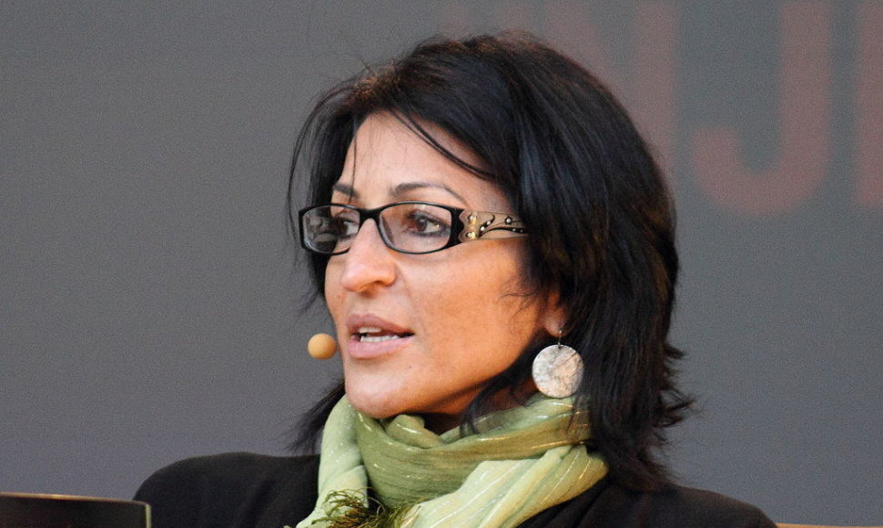 suzan-ebulheva-yazici-siyasi-feal