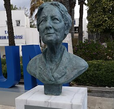 ioanna-kucuradi