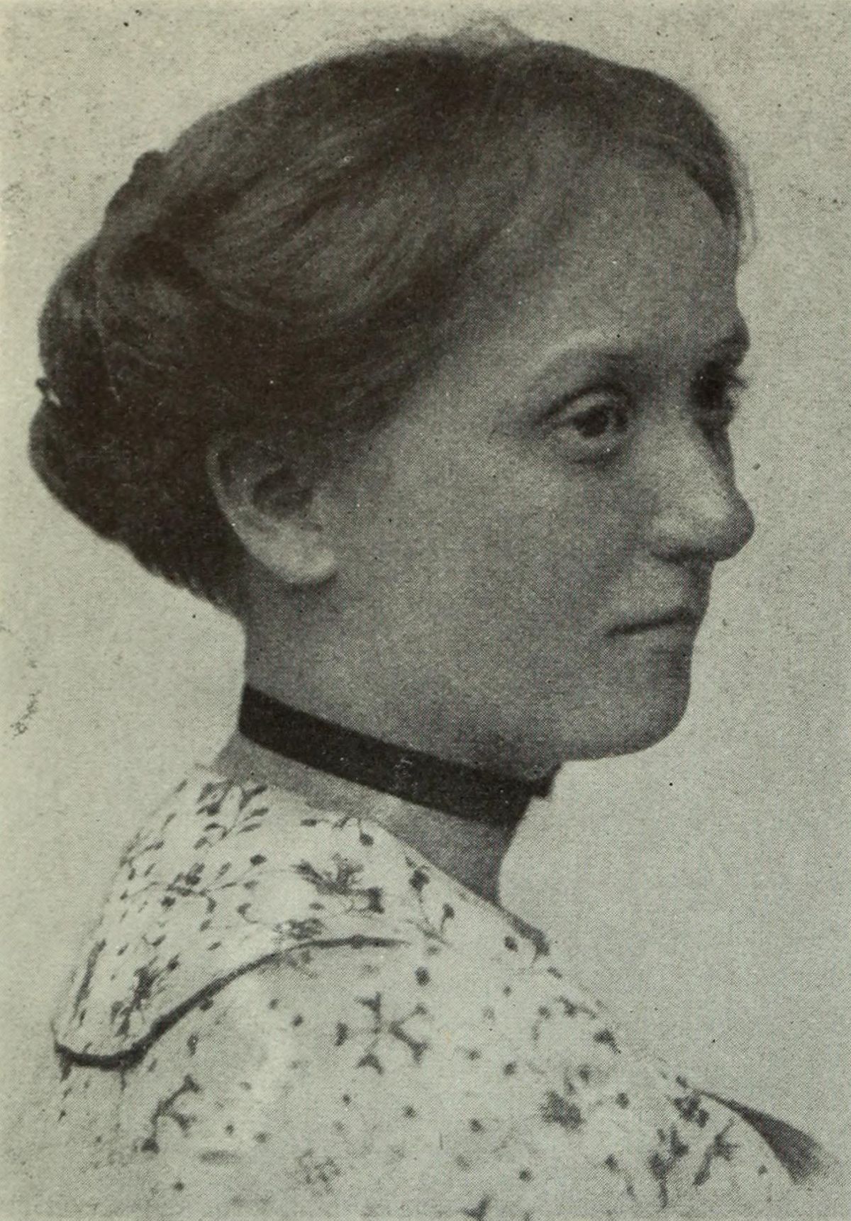 elanor-hallovel-abbot-yazici