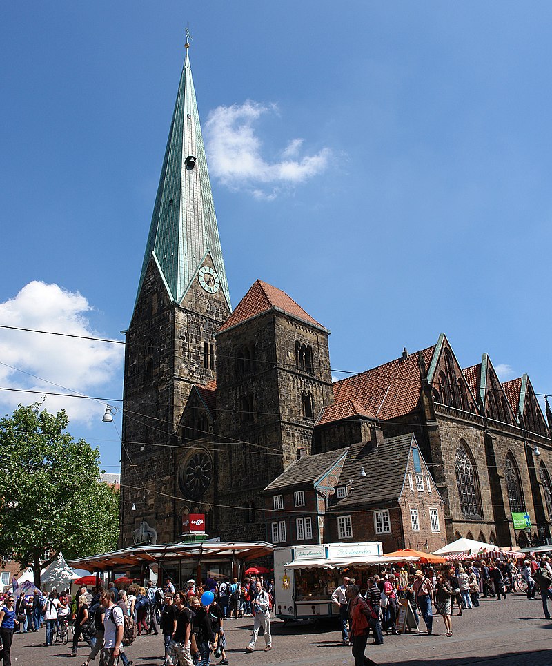 bremen-seherinde-yerlesen-muqeddes-meryem-kilsesi