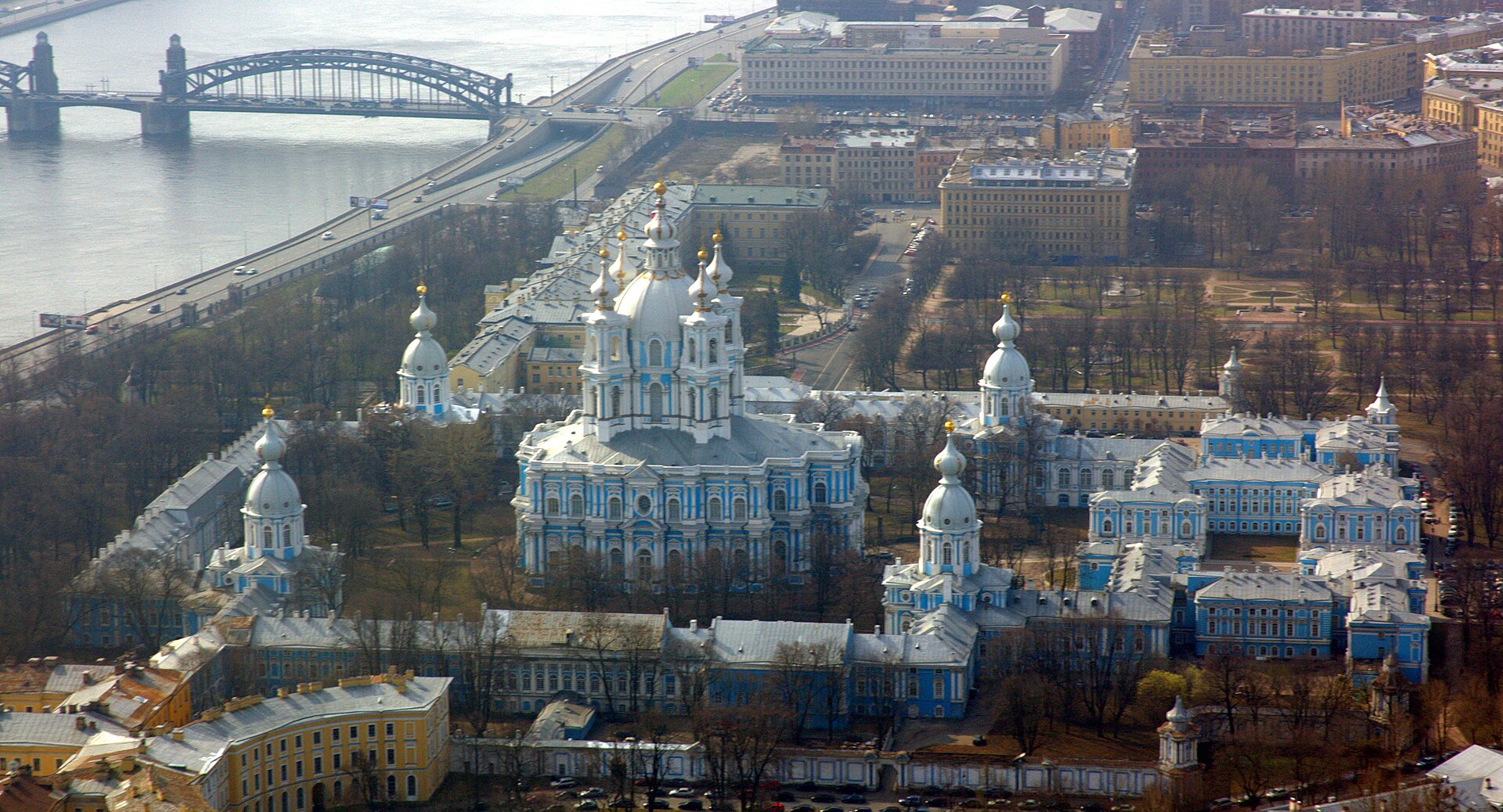 smolny-monastiri